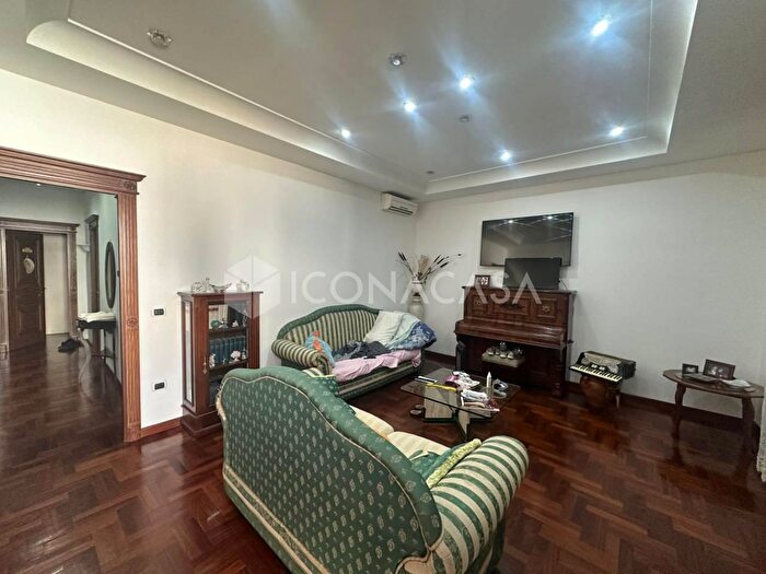 Appartamento con 5 locali in vendita in Via Domenico Mercadante, Giugliano In Campania