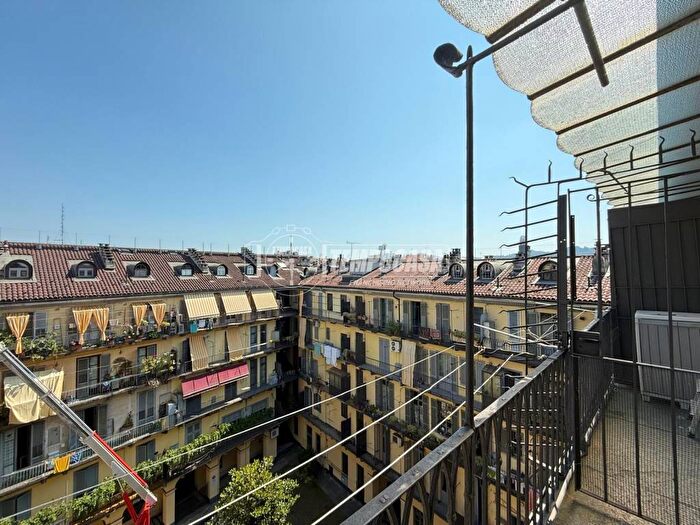 Appartamento bilocale in affitto in Via CARLO ALBERTO, Via Roma, Torino