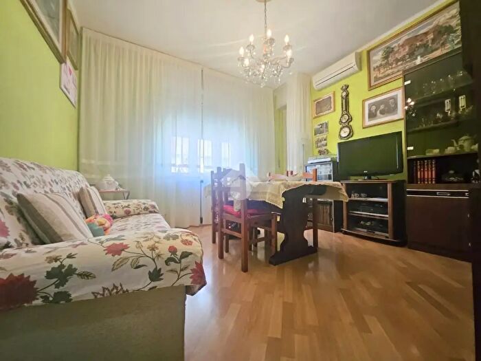 Appartamento con 5 locali in vendita in Via Canuto Borelli, Asti