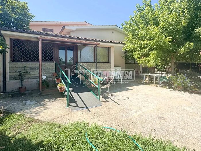 Appartamento quadrilocale in vendita in Via Santo Spirito, Anguillara Sabazia
