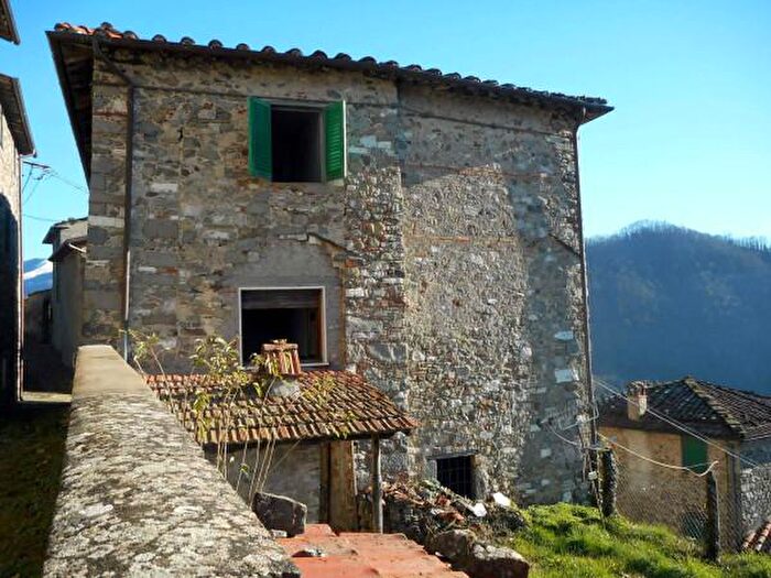 Casa con 6 locali in vendita in Coreglia Antelminelli