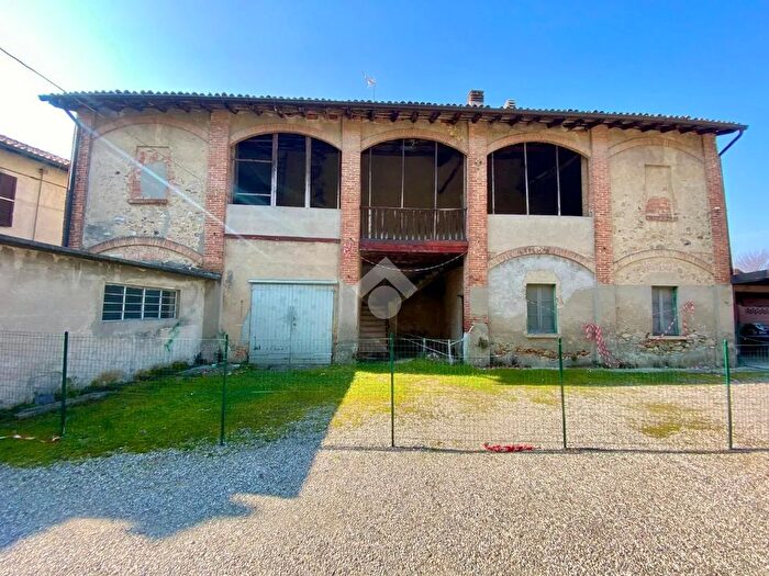 Casa con 5 locali in vendita in Corso Ariberto, Capiago Intimiano