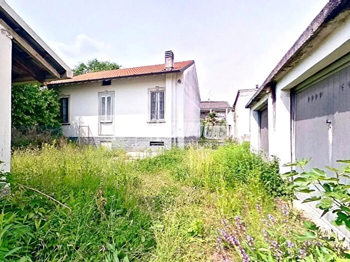 Casa trilocale in vendita in Via San Maurizio al Lambro, Brugherio