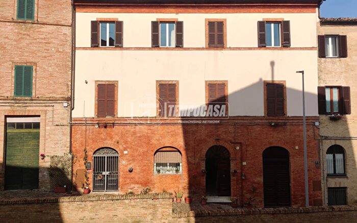 Appartamento trilocale in vendita in Via Venieri, Recanati