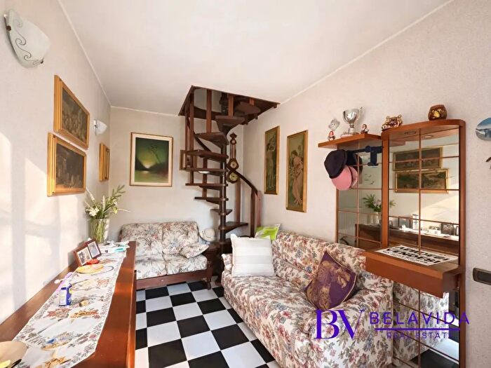 Case in Vendita e in Affitto - 3