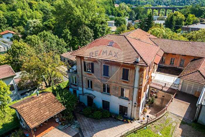 Appartamento quadrilocale in vendita in Viale Valganna, Varese