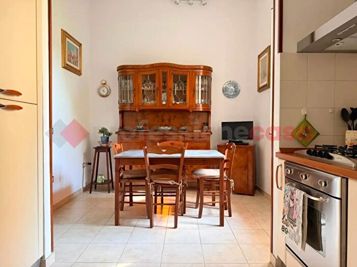 Casa con 14 locali in vendita in Via Giuliano da Sangallo, Prato