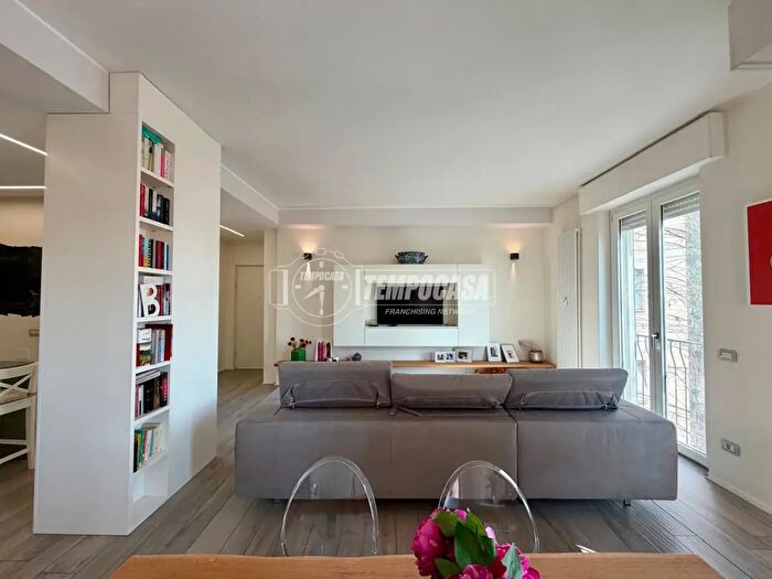 Appartamento trilocale in vendita in Via Vittorio Alfieri, Parabiago