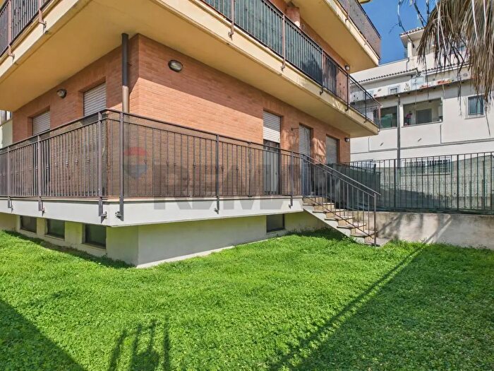 Appartamento bilocale in vendita in Via Ildebrando della Giovanna, Roma