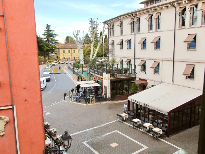Appartamento bilocale in affitto in Via Cavallotti, Centro, Peschiera del Garda