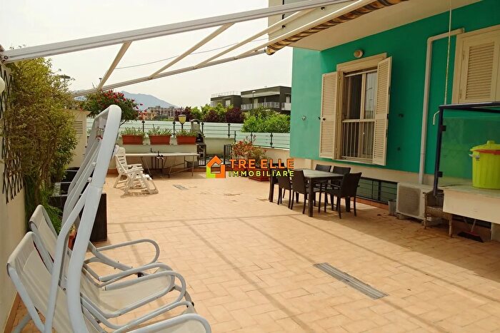 Appartamento con 5 locali in vendita in Via Dante Alighieri Marigliano Na, Marigliano