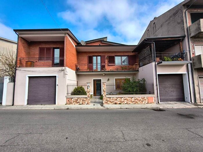 Appartamento quadrilocale in affitto in Via Camillo Benso di Cavour, Centro, Sanluri