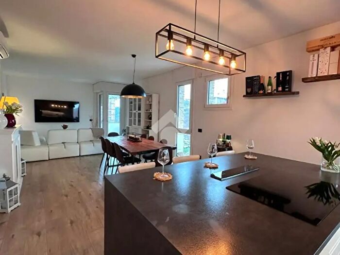 Appartamento trilocale in vendita in Via Monte Bianco, Venezia