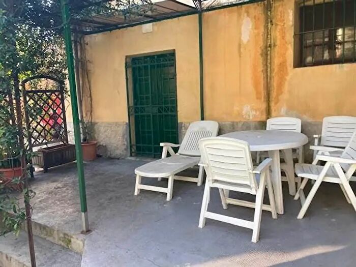 Casa con 10 locali in vendita in Bordighera