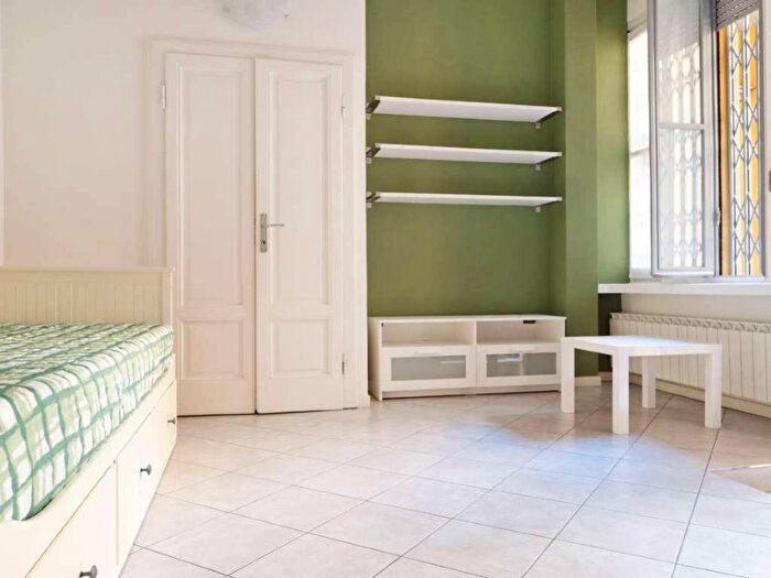 Appartamento monolocale in affitto in Via Napo Torriani, Centrale, Milano