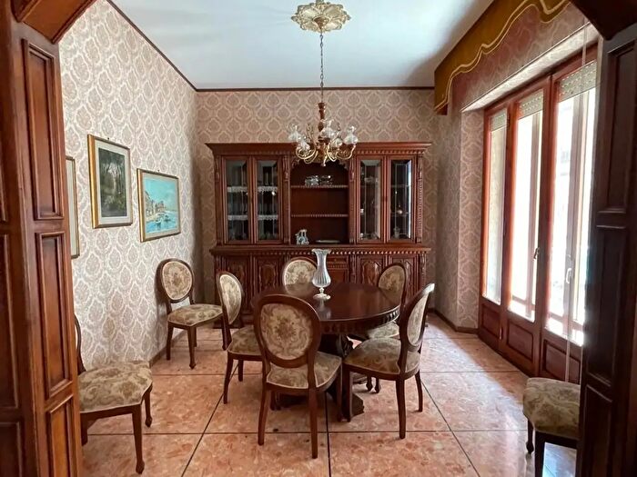 Appartamento con 6 locali in vendita in Follonica