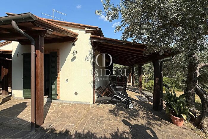 Casa con 5 locali in vendita in Loc San Martino Roccastrada, Roccastrada