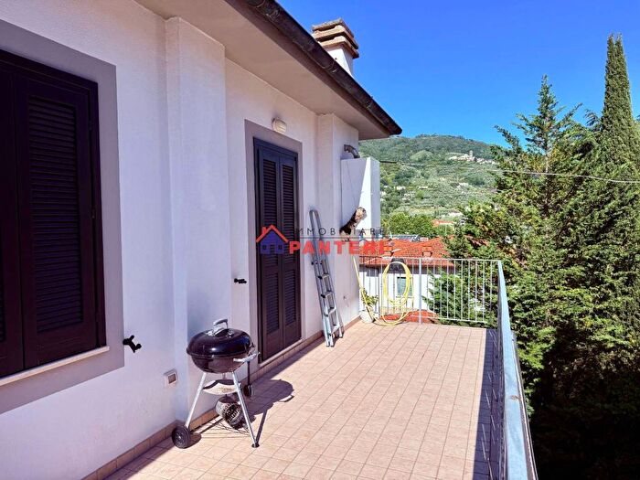 Appartamento bilocale in affitto in Via Settembre, Centro, Pescia