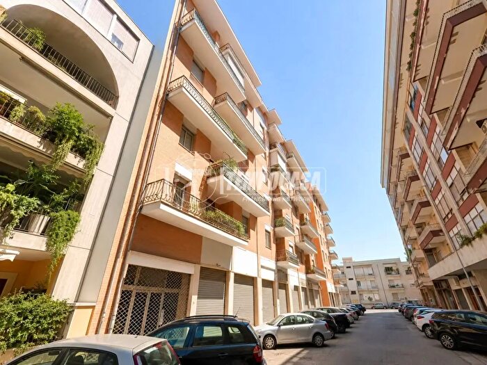 Appartamento trilocale in vendita in Via Archita da Taranto, Lecce