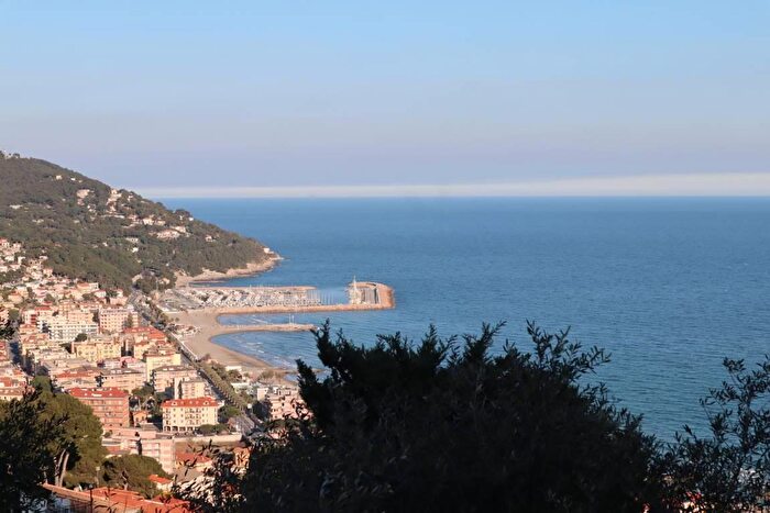 Casa con 6 locali in vendita in Strada delle Colline, Andora