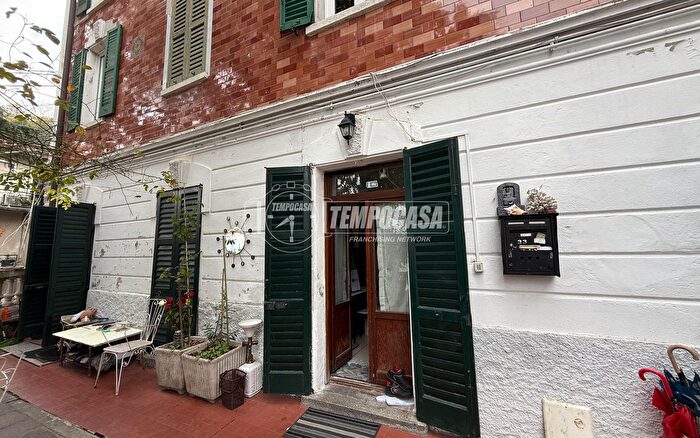 Appartamento trilocale in vendita in Via Santa Marta B, Como