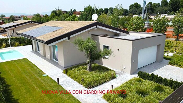 Casa con 5 locali in vendita in Via Carlo B, Soiano Del Lago