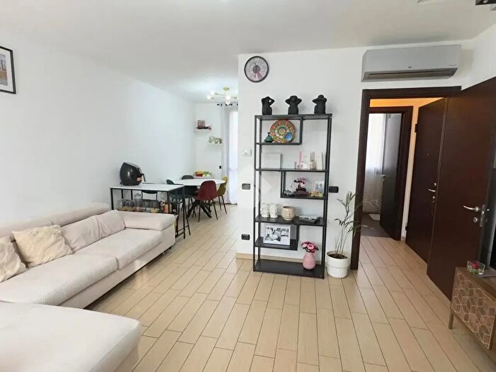 Appartamento trilocale in vendita in Via Madre Teresa di Calcutta, Bellinzago Lombardo