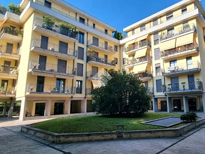 Appartamento bilocale in affitto in Via Magenta, Como