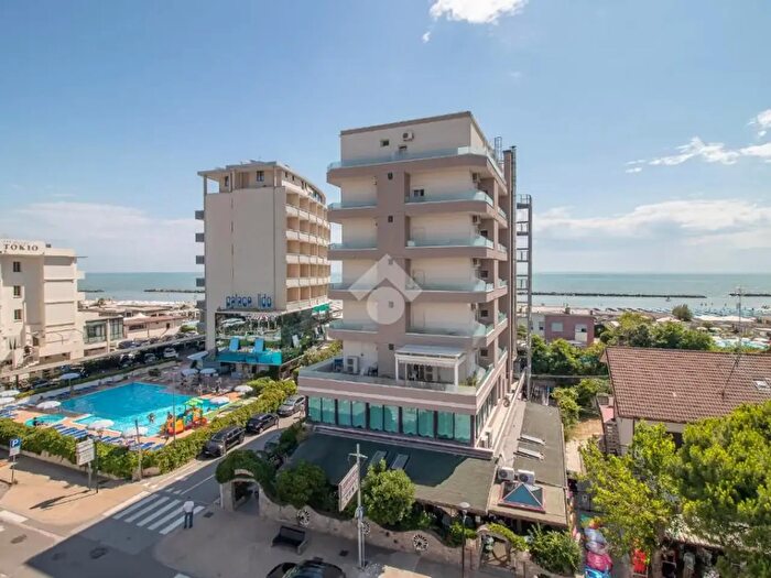 Appartamento trilocale in vendita in Via Giovanni Marradi, Ravenna