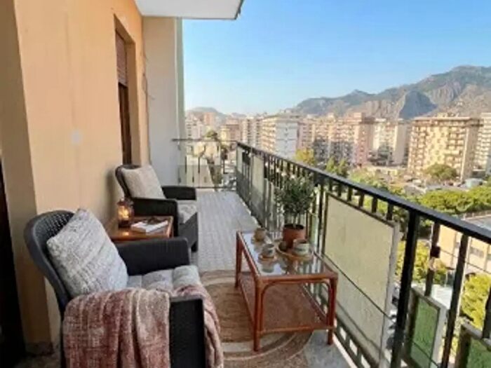 Appartamento trilocale in affitto in Via Franz Liszt, Palermo