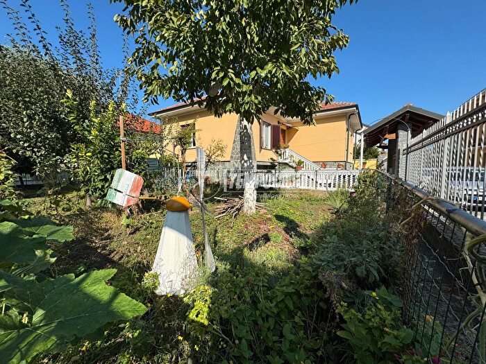 Casa con 6 locali in vendita in Via Giotto, Grugliasco