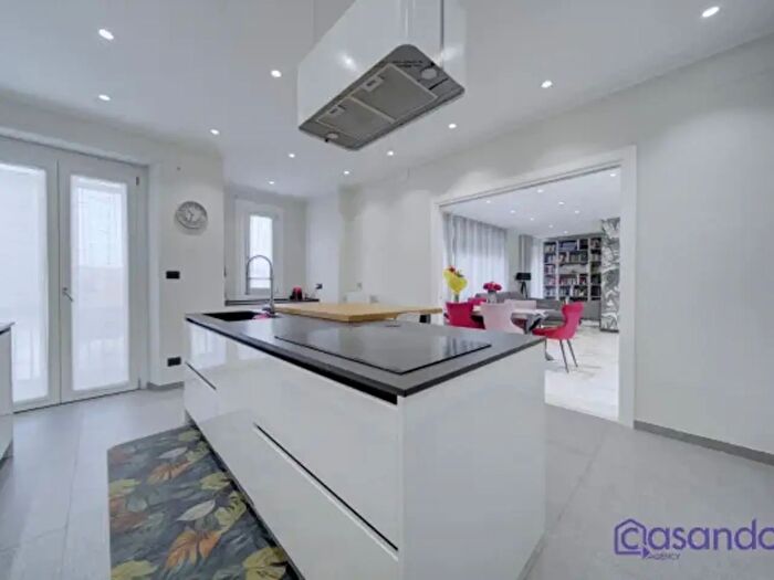 Appartamento con 6 locali in vendita in Torino