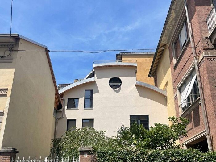 Appartamento con 6 locali in affitto in Via Prarostino, Campidoglio, Torino