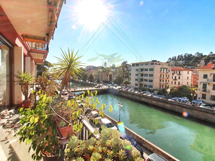 Appartamento con 5 locali in vendita in Via Armando Diaz, Rapallo