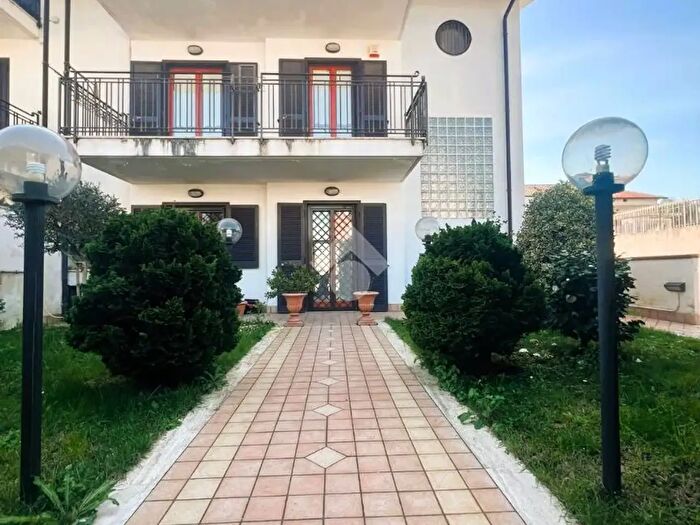 Casa con 6 locali in vendita in Via De Chirico, Carinaro