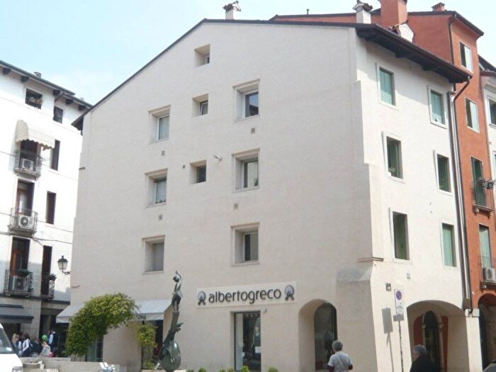 Appartamento trilocale in affitto in Contra' Pescherie Vecchie, Centro Storico, Vicenza
