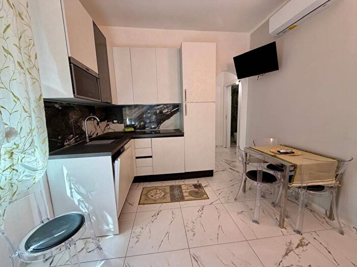 Appartamento bilocale in affitto in Via Iacopo Nardi, Mazzini Oberdan, Firenze