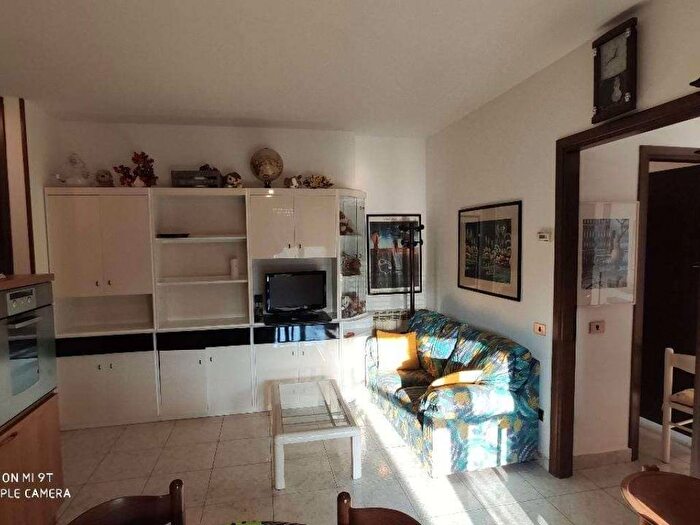 Appartamento trilocale in affitto in via Don Enrico Cazzaniga, Liscate