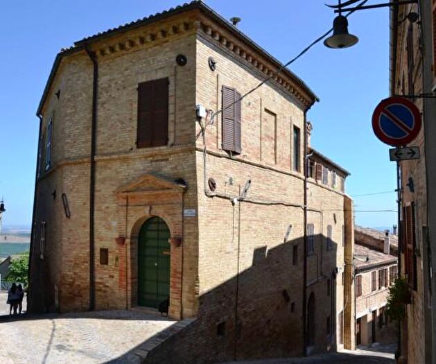 Appartamento trilocale in vendita in Via Giacomo Ridolfi, Loro Piceno