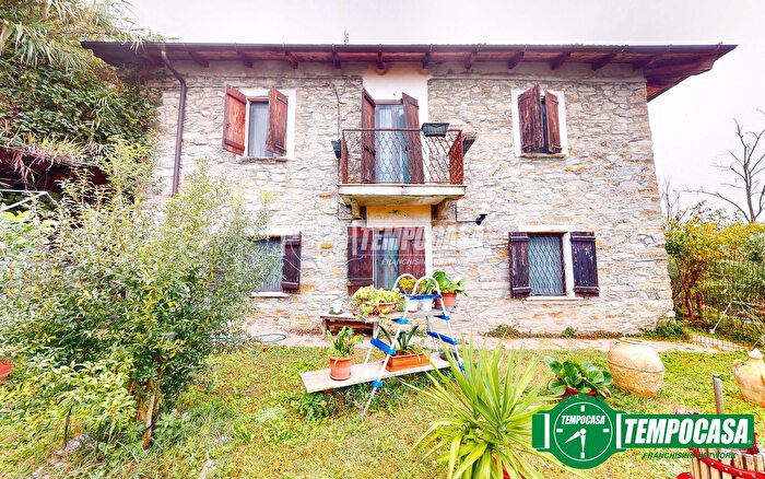 Casa con 5 locali in vendita in Valle Ferri, Cavatore