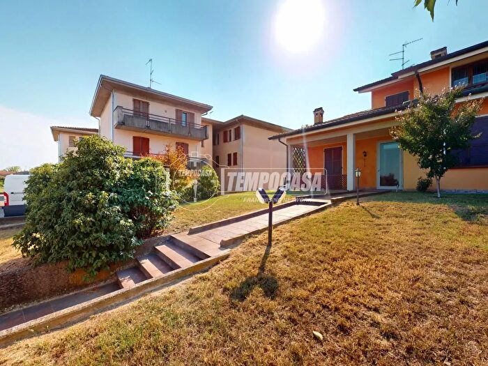 Casa con 5 locali in vendita in Via Mulino San Girolamo, Guastalla
