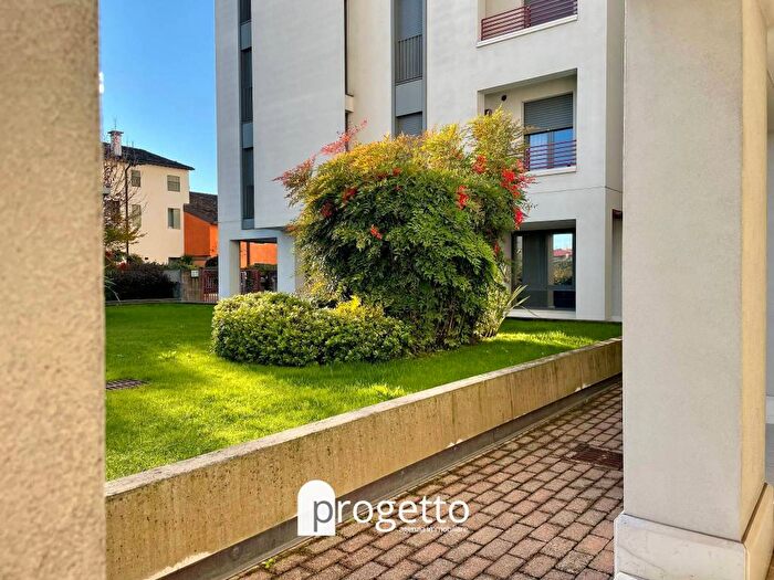 Appartamento con 5 locali in affitto in Stadio Borgo Casale, Vicenza