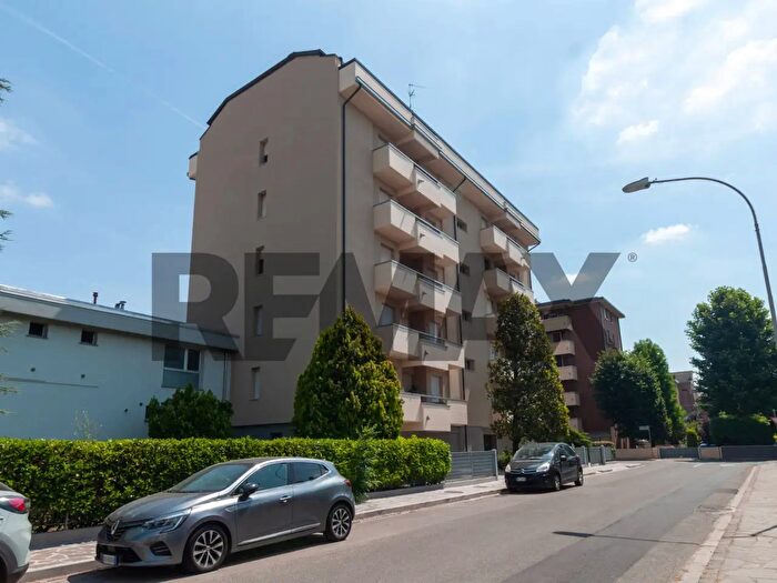 Appartamento quadrilocale in vendita in Via Inghilterra, Carpi