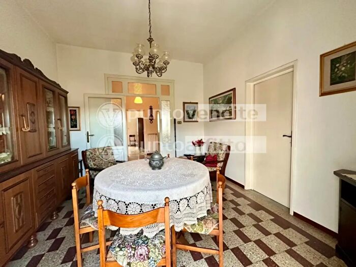 Appartamento con 5 locali in affitto in Giovanni Sercambi, Lucca