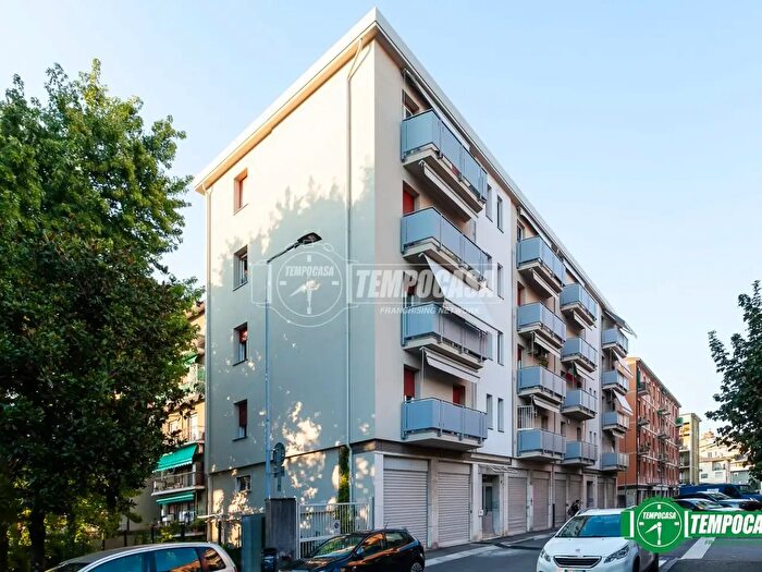 Appartamento trilocale in vendita in Via Ugo Foscolo, Bergamo