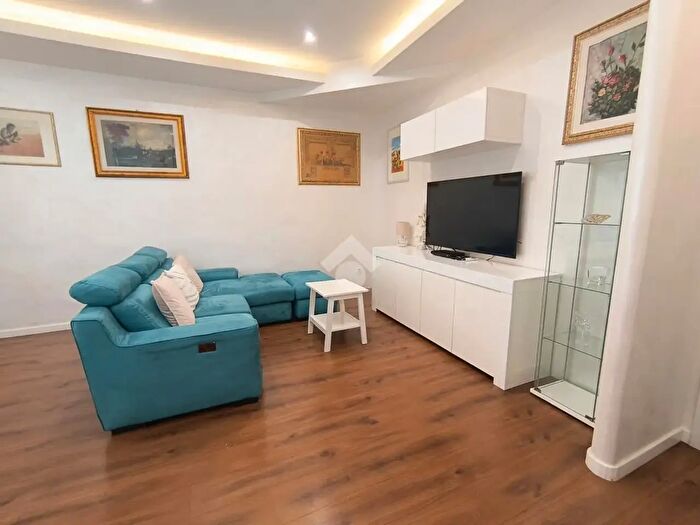 Appartamento trilocale in vendita in Via Vincenzo Capozzi, Foggia