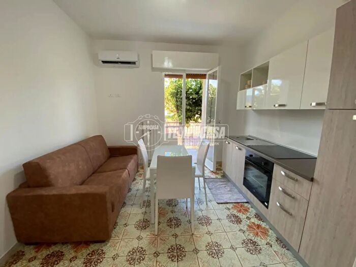 Appartamento bilocale in vendita in Via Trilussa, Borghetto Santo Spirito