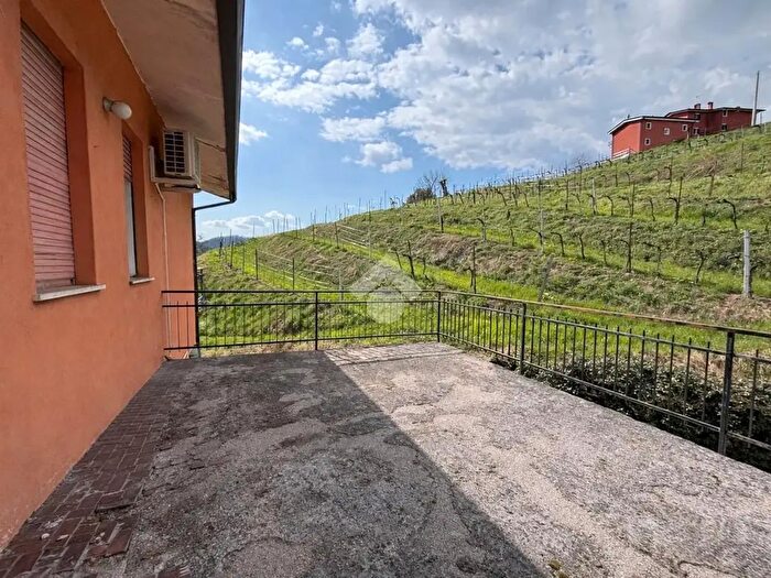 Appartamento quadrilocale in vendita in Via Sp, Tarzo