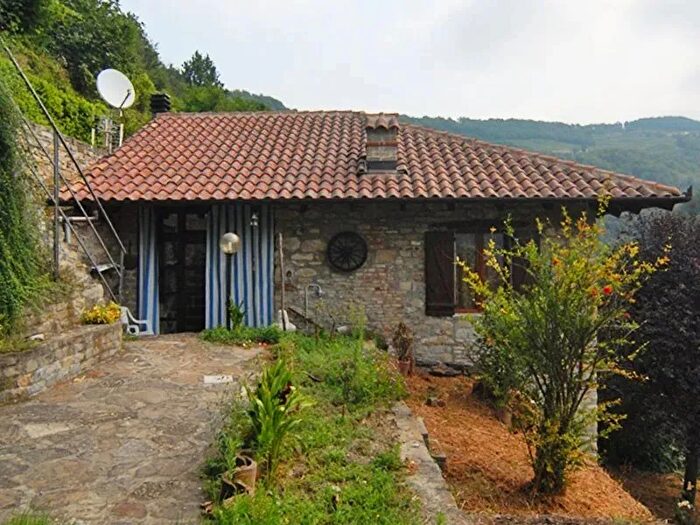 Casa trilocale in vendita in Cortemilia