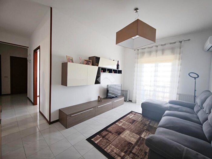 Appartamento quadrilocale in vendita in Via Carlo del Prete, Palermo